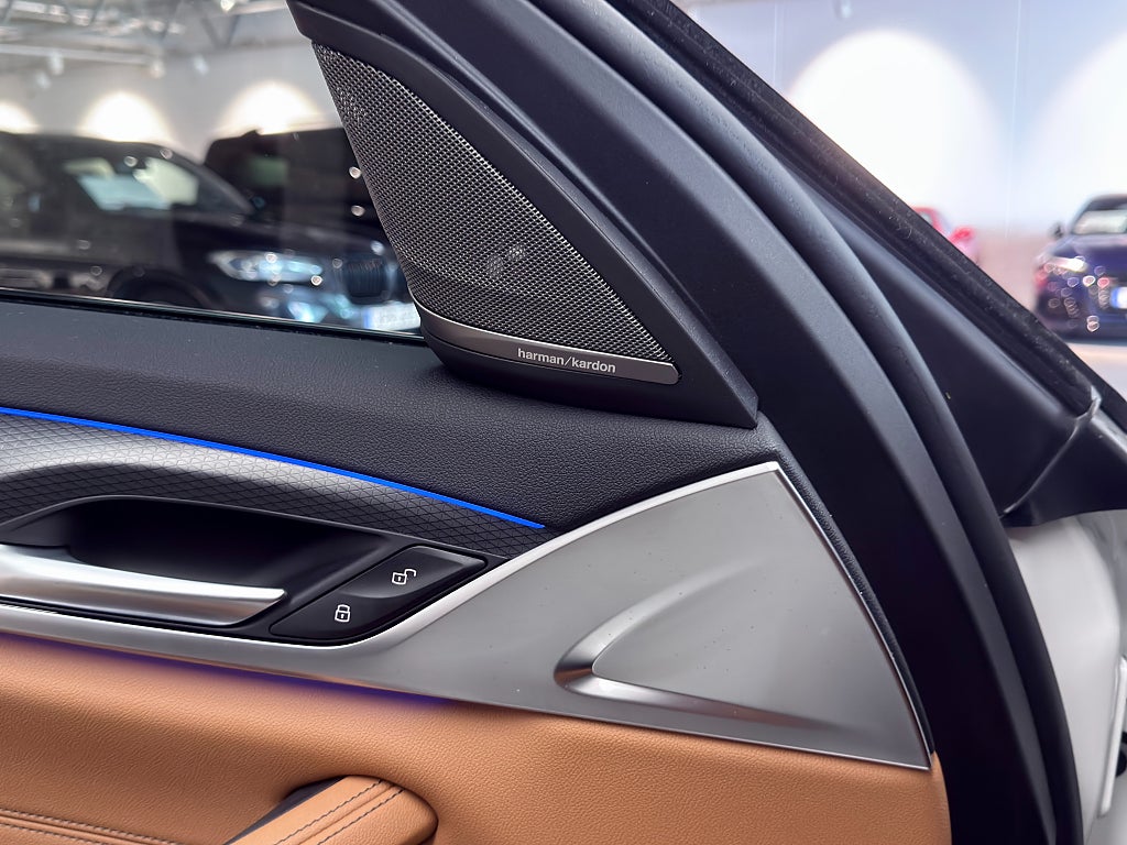 BMW 520d xDrive Sedan M Sport | Drag | H/K | Taklucka| Keyless
