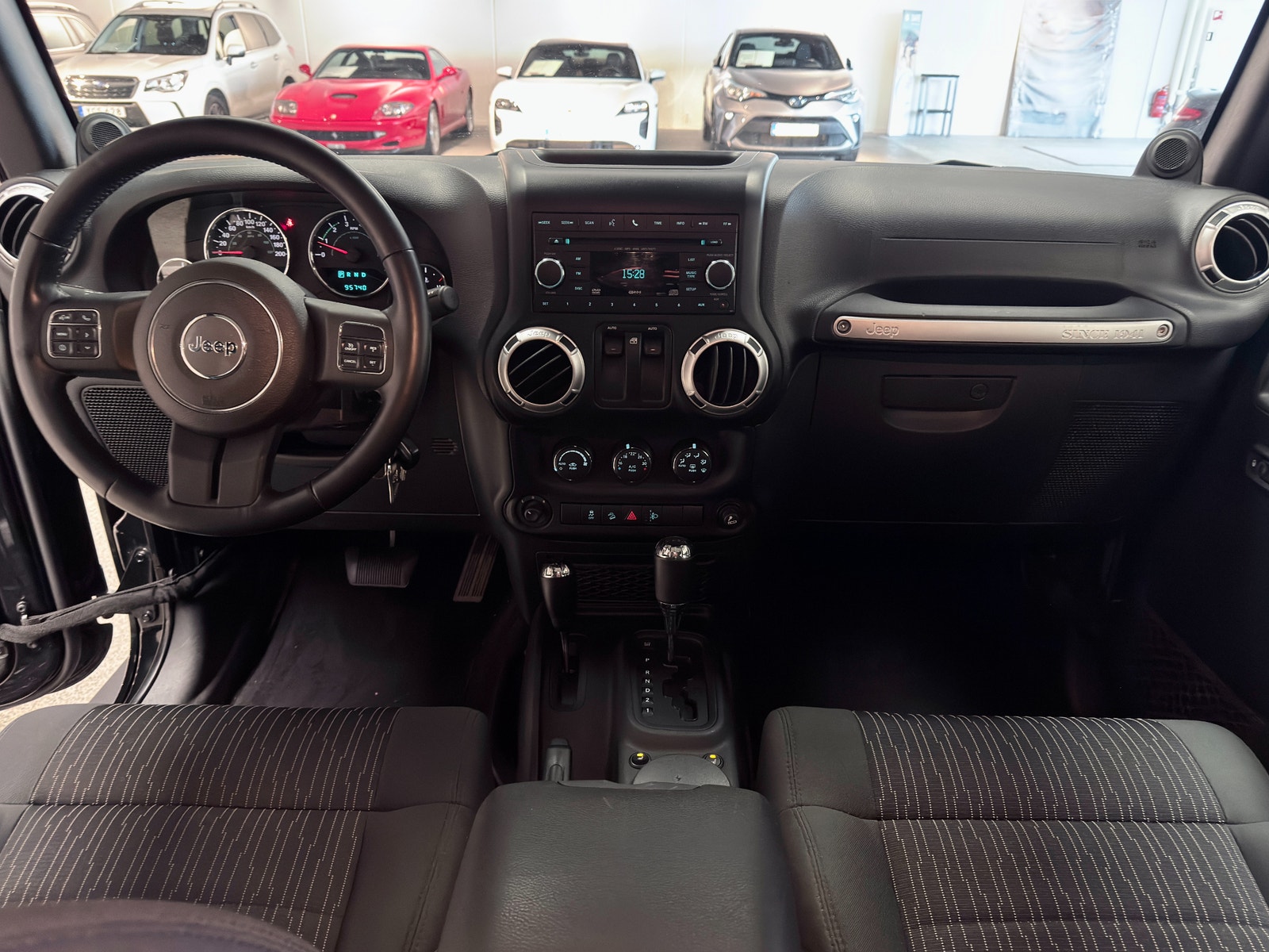 Jeep Wrangler 3.8 V6 4WD 199hk Sahara | Drag | 2 brukare 2011 - miniatyr 6