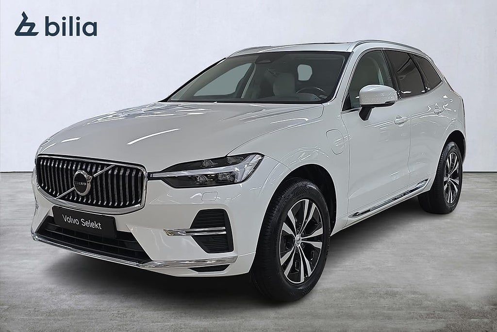 Volvo XC60 Recharge T6 II Core Edition /Panorama / CarPla...