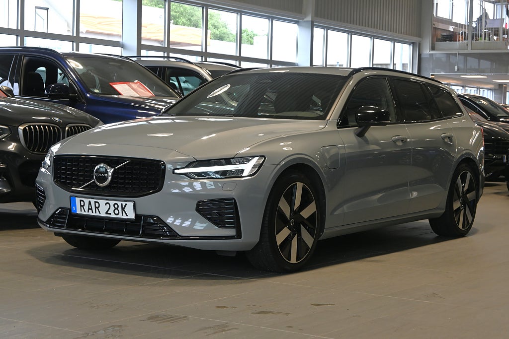 Volvo V60 Recharge T6 AWD Plus Dark 19" Drag Kamera 