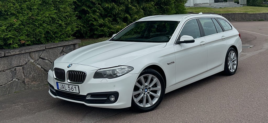 BMW 520d xDrive Touring Steptronic Dragkrok Rattvärme P-senssor 