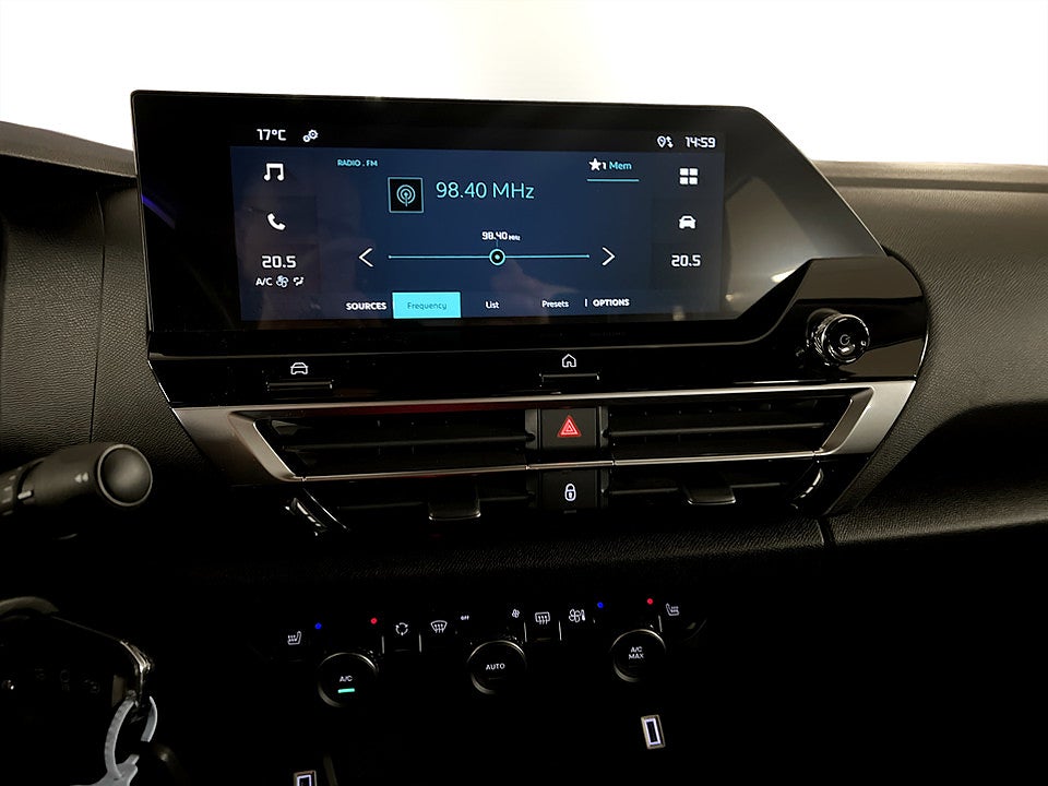 Bild på Citroën e-C4 Feel 50kWh 136hk Aut CARPLAY RATTVÄRME