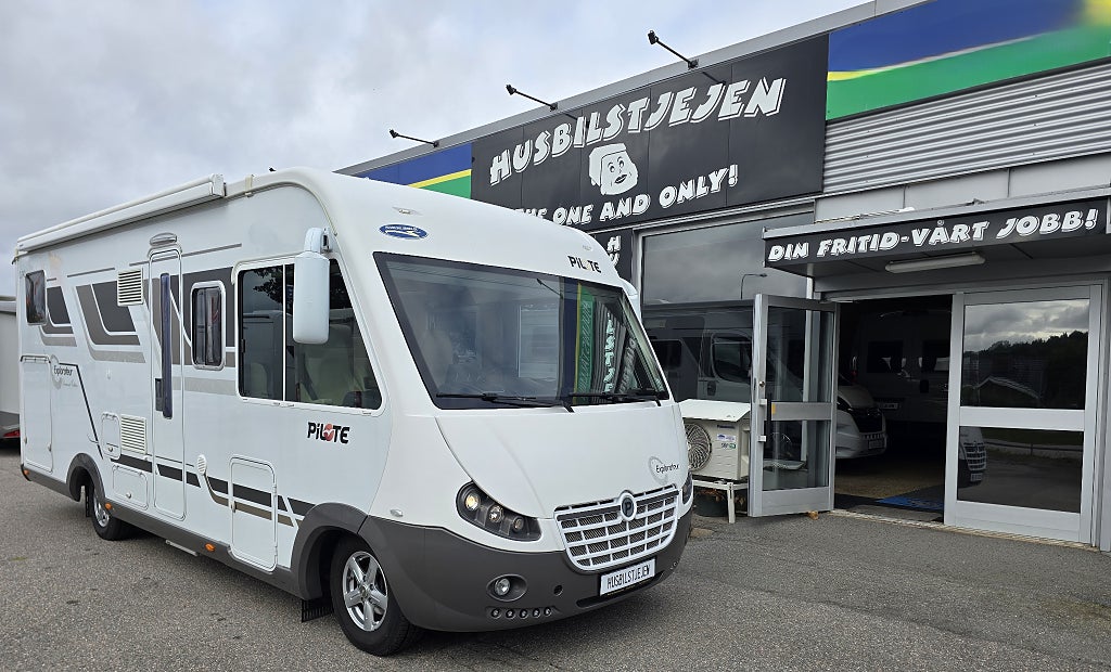 Pilote EXPLORATEUR G742. FIAT 3.0L AUT. ALDE. ENKELSÄNGAR 