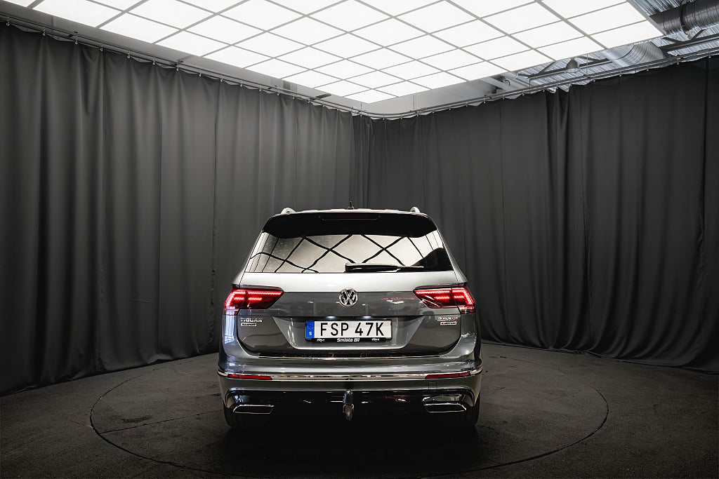 Volkswagen Tiguan Allspace TDI 4M R-Line 7sits D-VÄRM 20'' DRAG COCKPIT