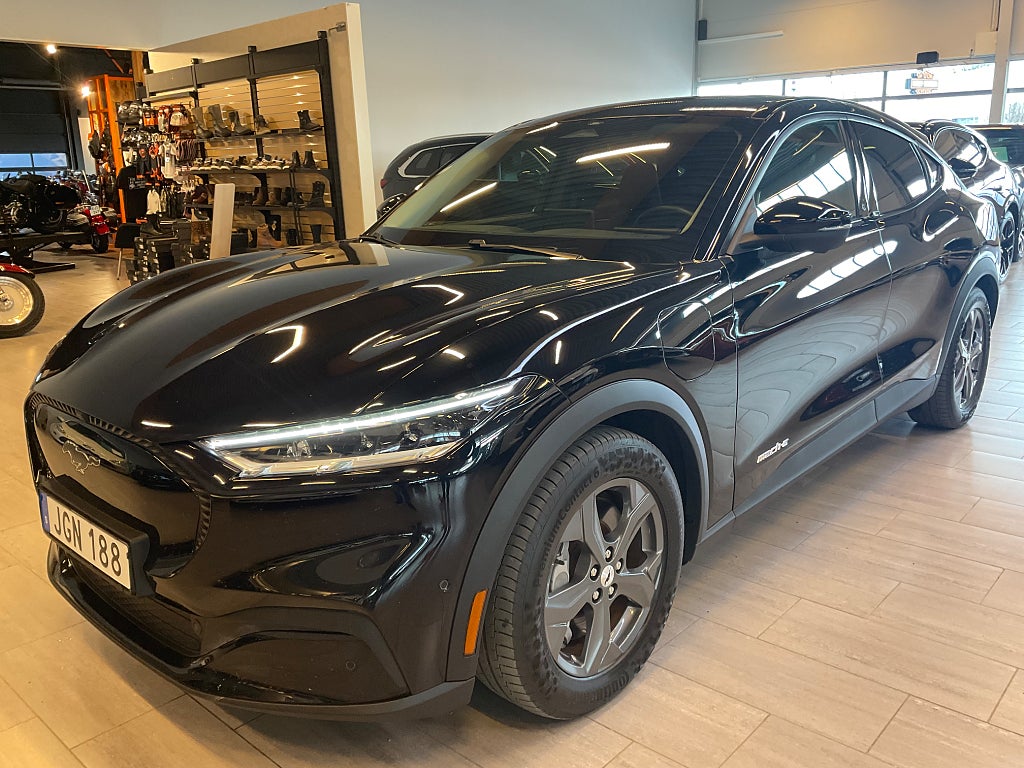 Ford Mustang Mach-E Standard Range RWD 269 hk Kamera Leasebar