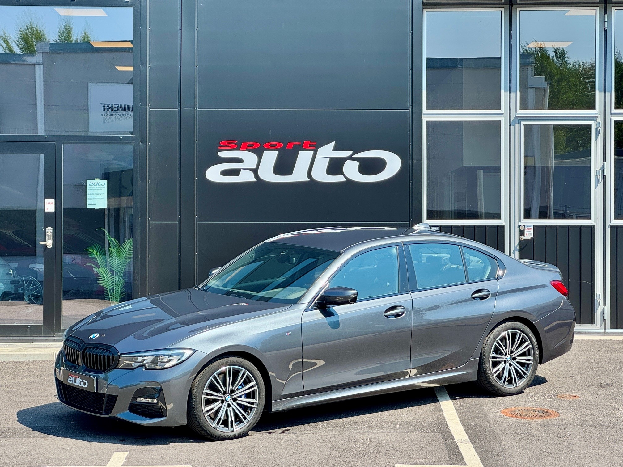 BMW 330