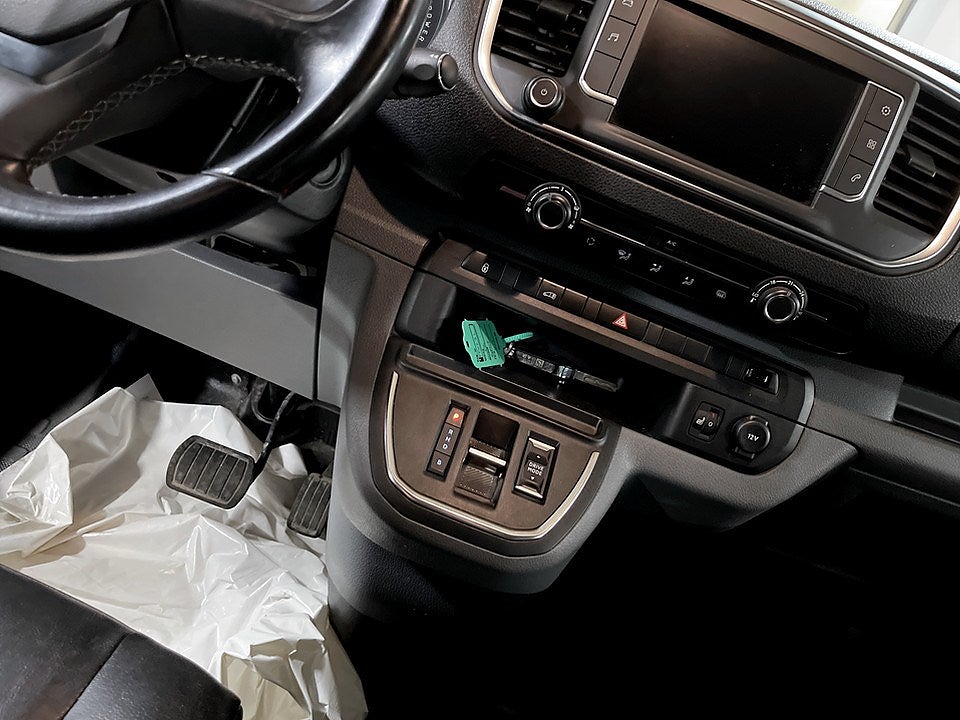 Bild på Peugeot e-Expert PRO 75kWh 136hk Aut L3 - CARPLAY, NAV