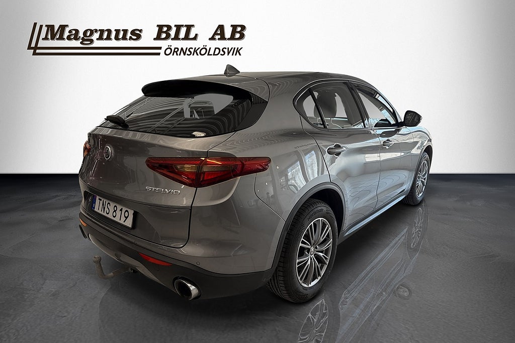 Alfa Romeo Stelvio 2.0 Turbo Super 16V Q4 Kamera Drag Navi  miniatyr 3