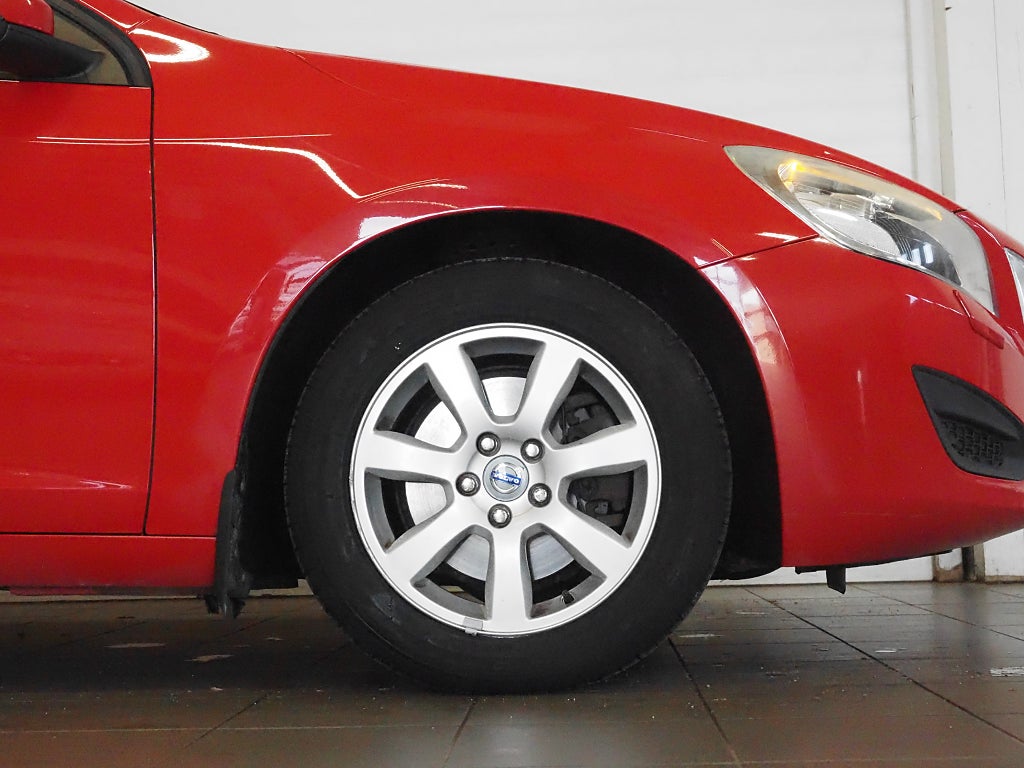 Volvo V60 T4F 180hk Aut Kinetic |Drag|Värmare|Keyless| 2012