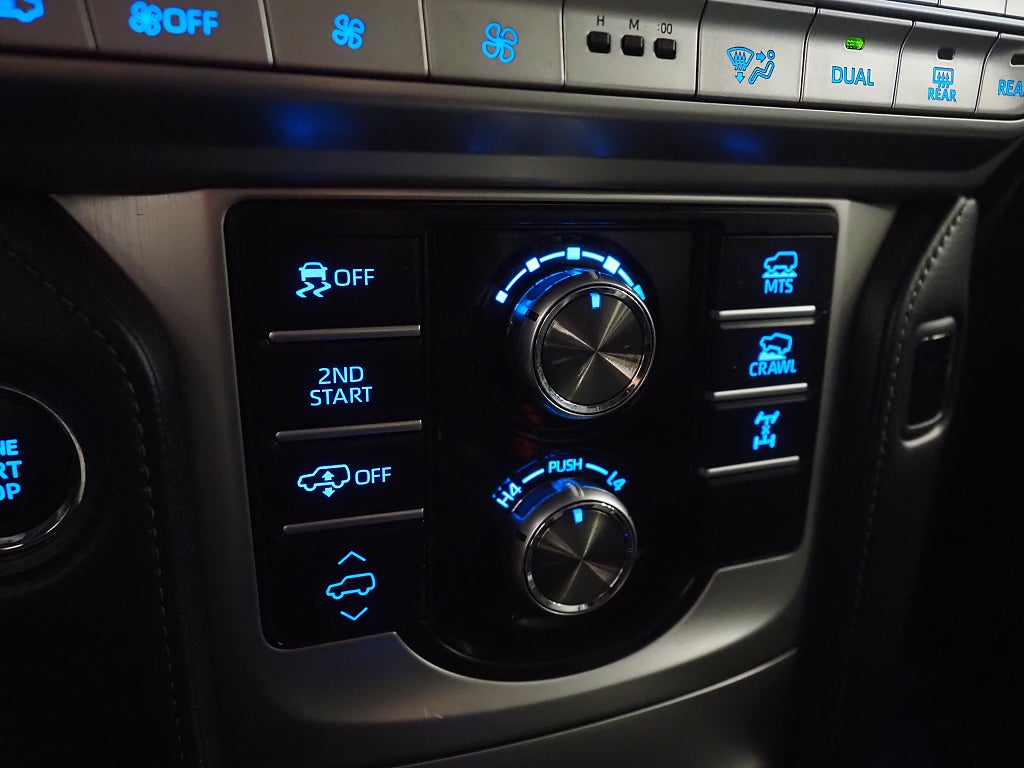 Toyota Land Cruiser 2.8 D-4D 4WD 177hk Premium Drag Skinn D-Värm 360° N 2020