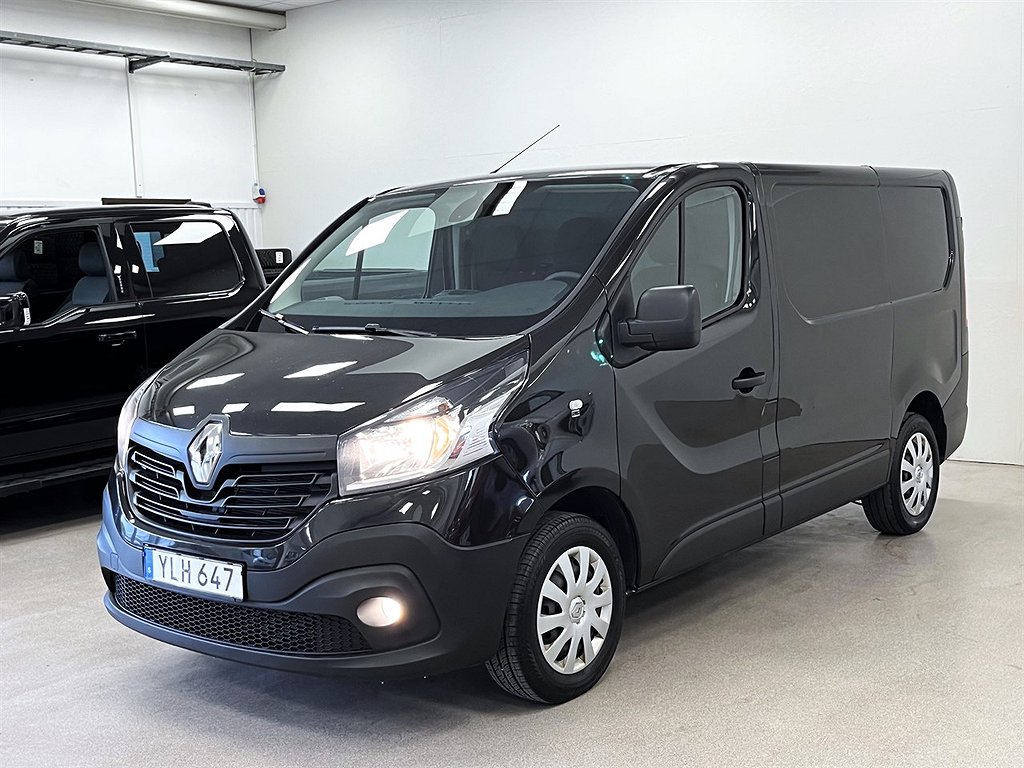 Renault trafic 2.7T 1.6dCi MOMS NYBESIKTAD VÄRMARE 3-SITS