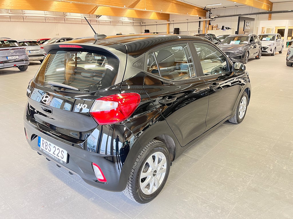 Hyundai i10 1.0 Man / V-hjul/ Kamera/ P-Sensor/ Rattvärme/ CarPlay thumbnail