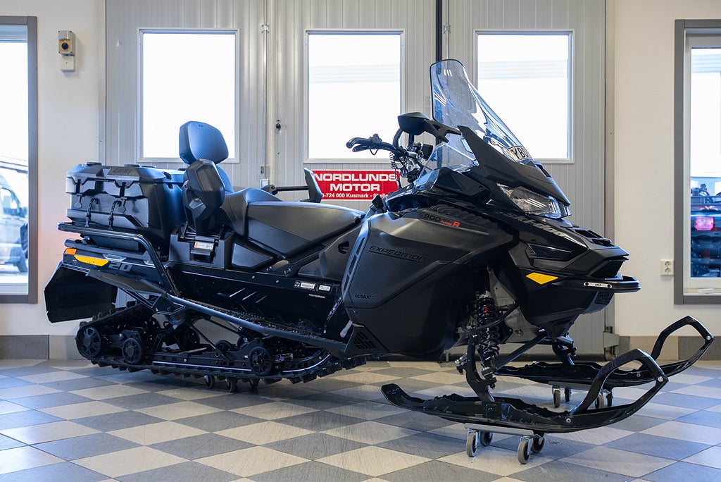 Ski-Doo Expedition SE 900 ACE Turbo R 