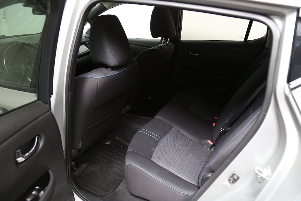 Nissan Leaf 40 kWh N-Connecta 360° I Navi I Motorvärmare 2020