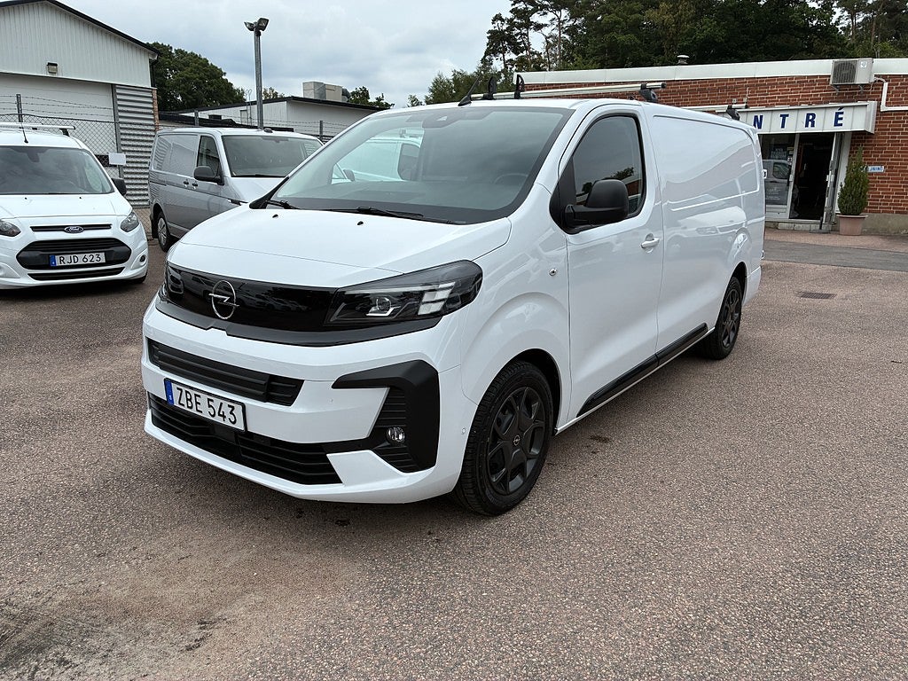 Opel Vivaro Skåpbil 2.0 BlueHDi 145hk ELITE Nyskick