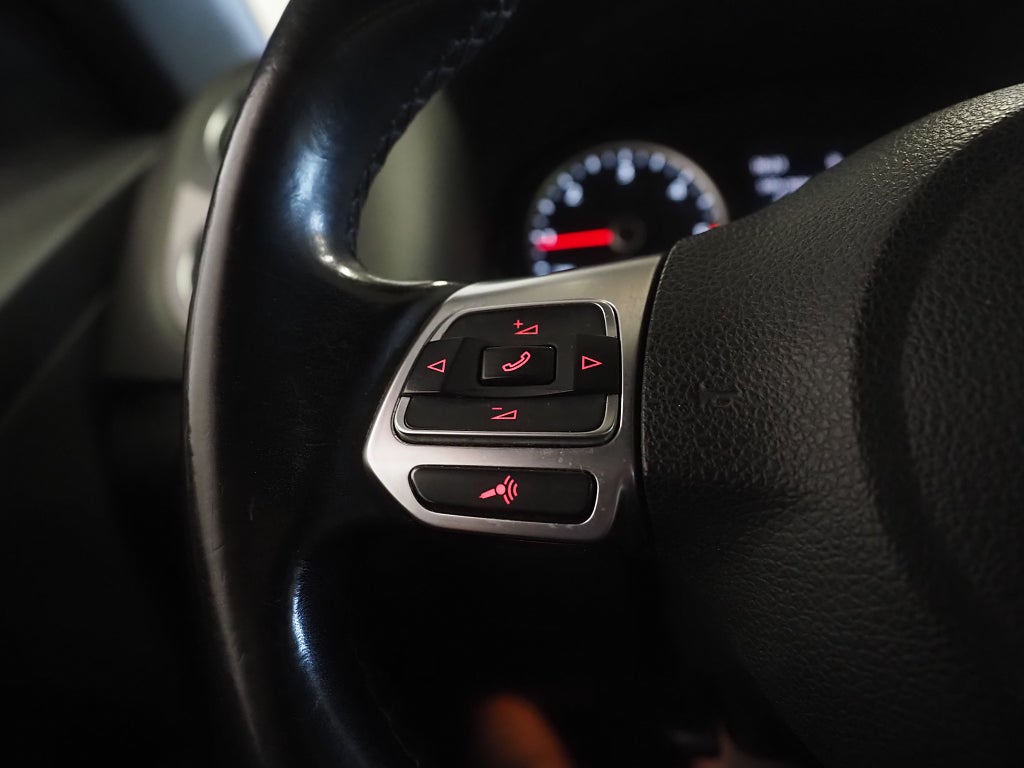 Volkswagen Tiguan TDI 177hk  4M R-Line | Pano | D-värm | Drag | Kamera | 2015