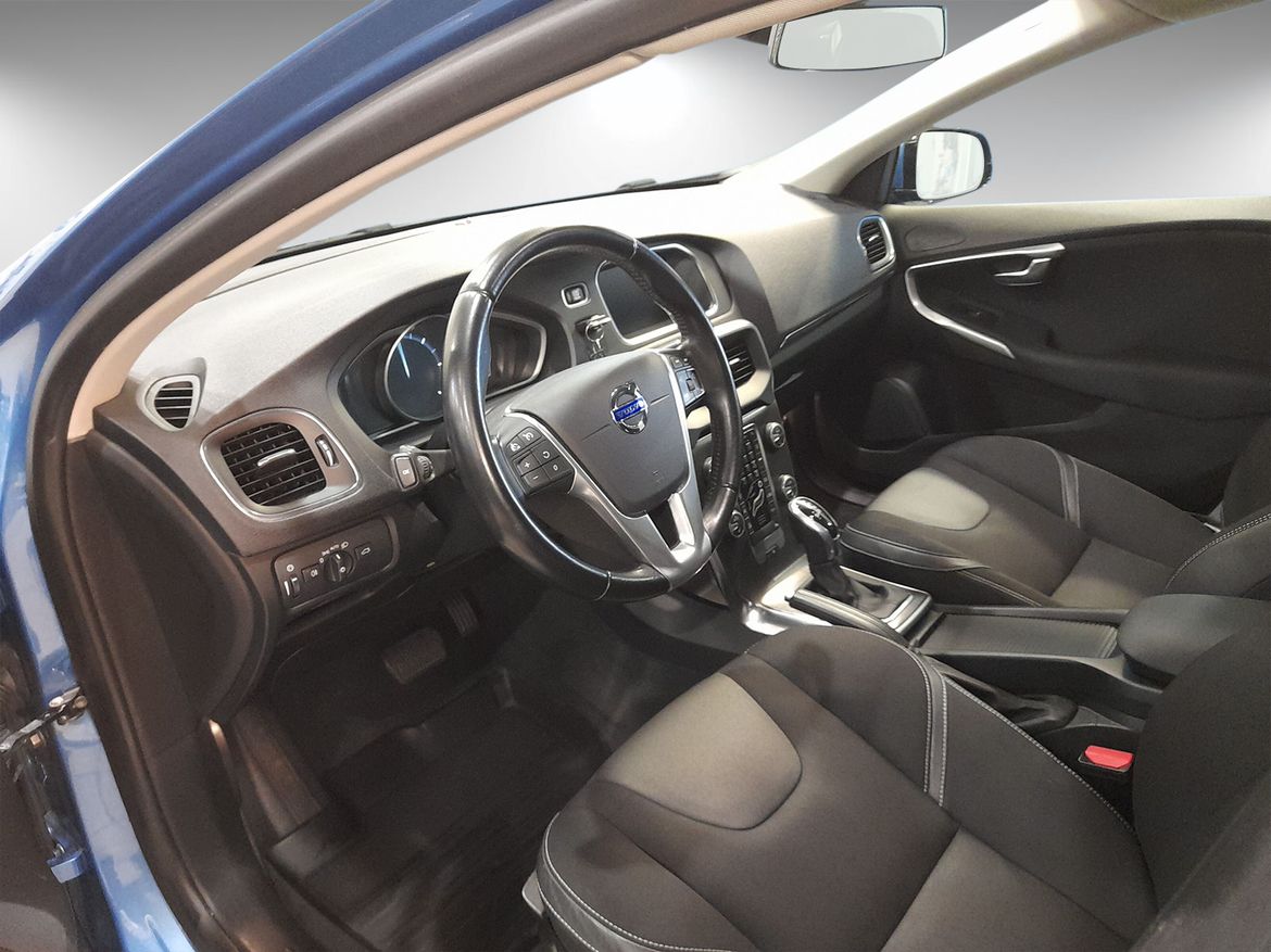 Volvo V40 D4 Momentum 2015, bild 5/10