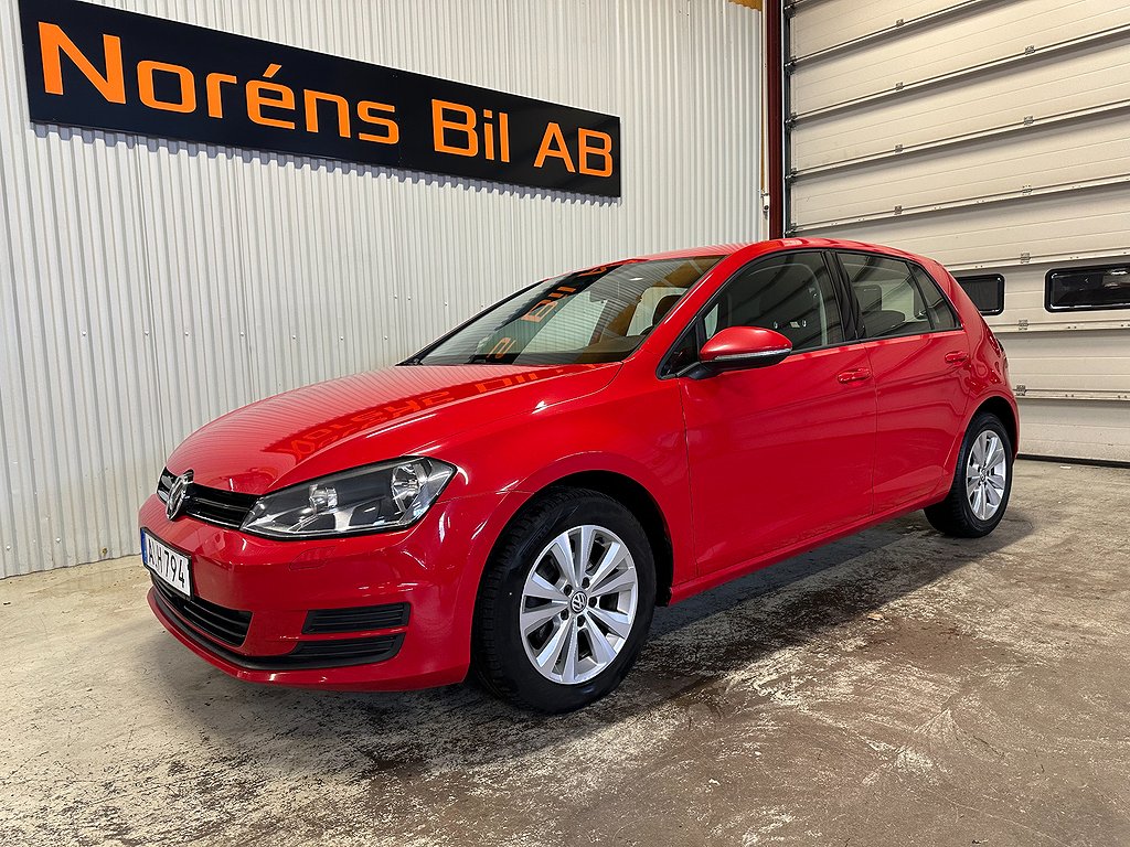 Volkswagen Golf 1.6 TDI STYLE 5dr VÄLSKÖTT!!