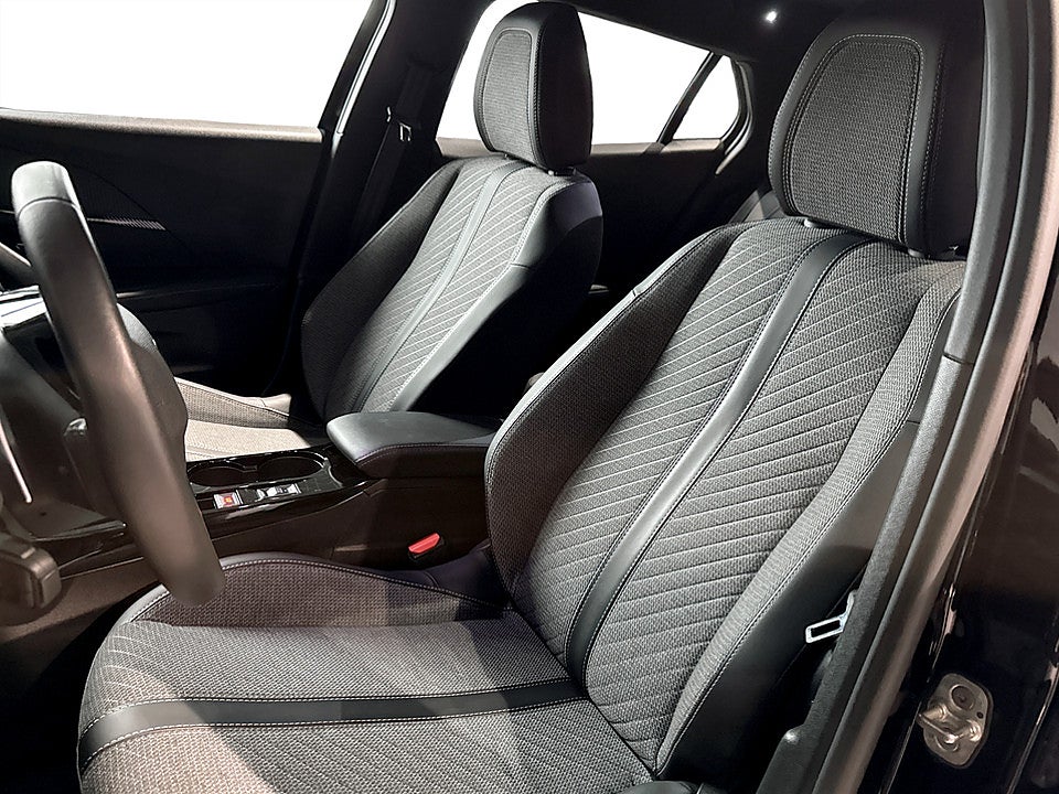 Bild på Peugeot 2008 Allure Hybrid 145hk Aut B-KAMERA CARPLAY