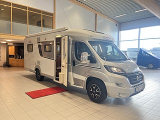 Husbil-halvintegrerad LMC T681 3 av 26