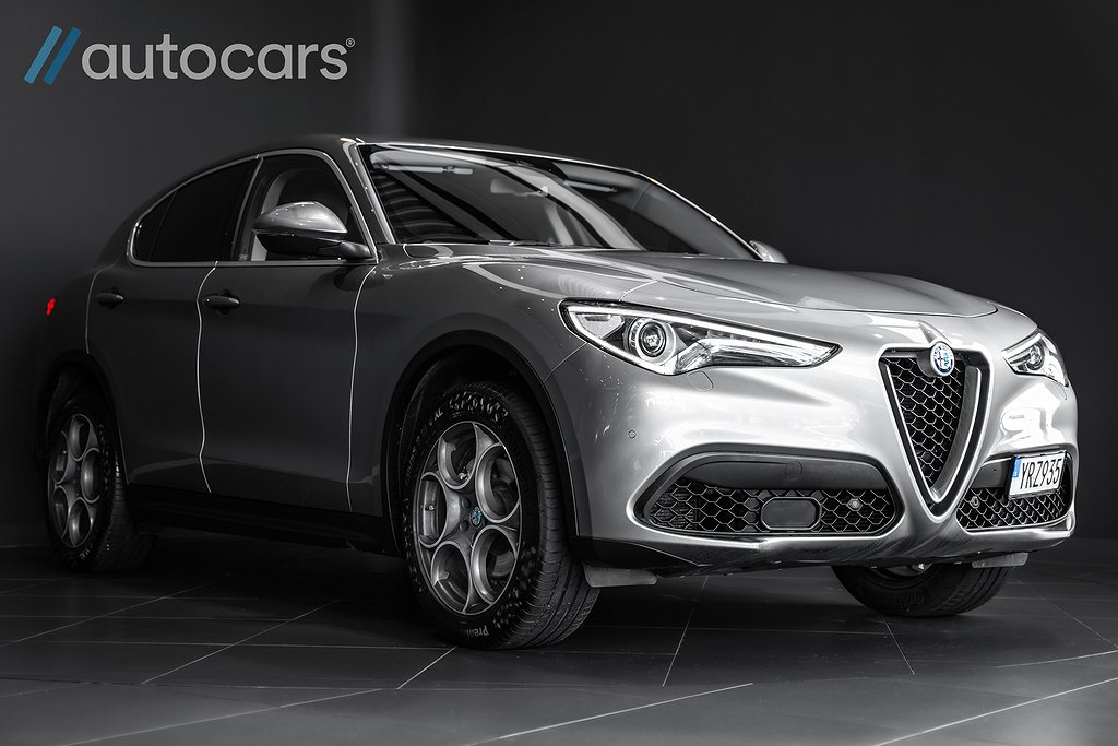 Alfa Romeo Stelvio 2.0 Turbo Q4 First Edition|Drag|Navi|19"