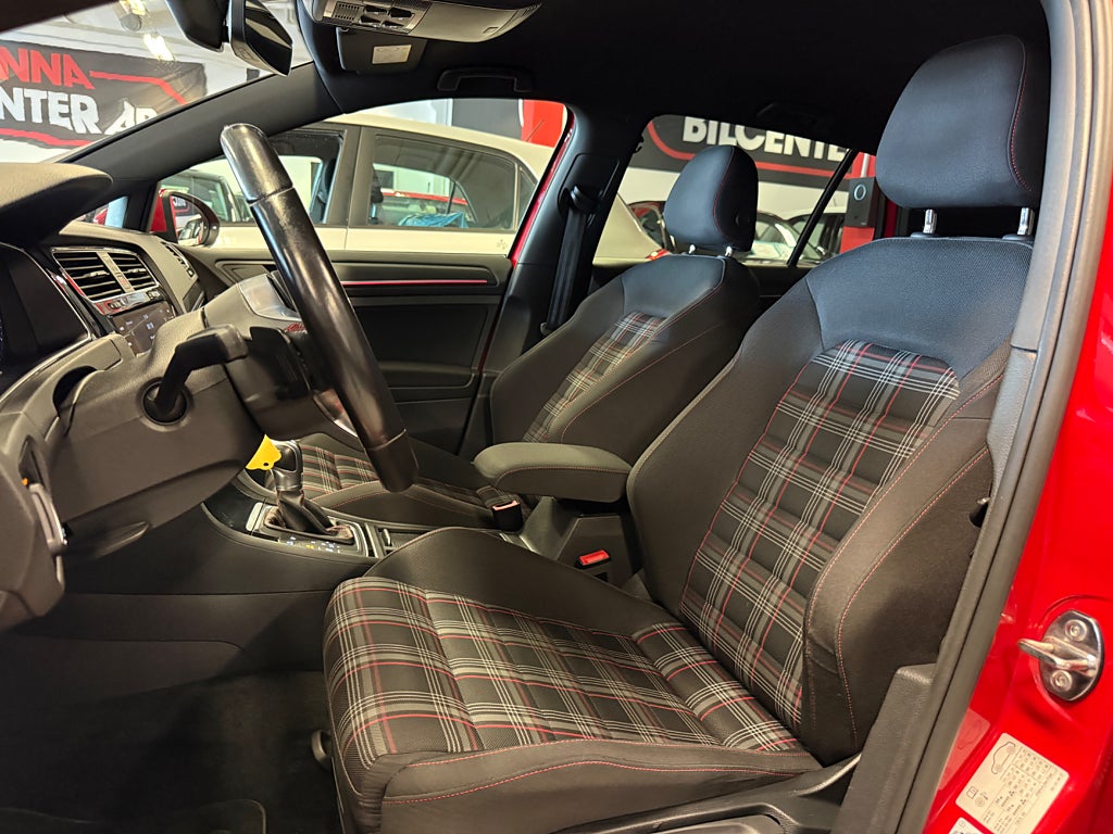 Volkswagen Golf 2018 - miniatyr 18