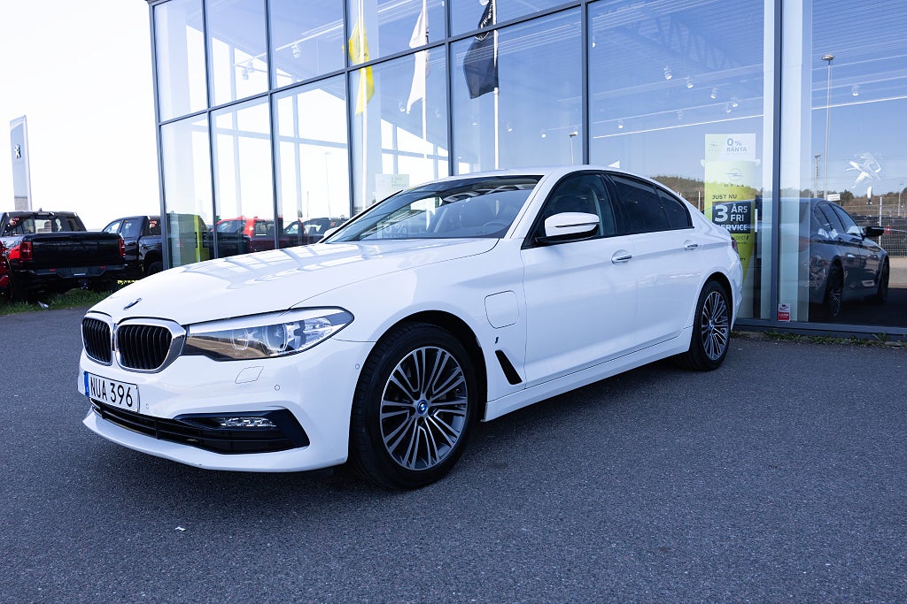 BMW 530e iPerformance 252 hk SportLine Connected HiFi Plugin Hyb