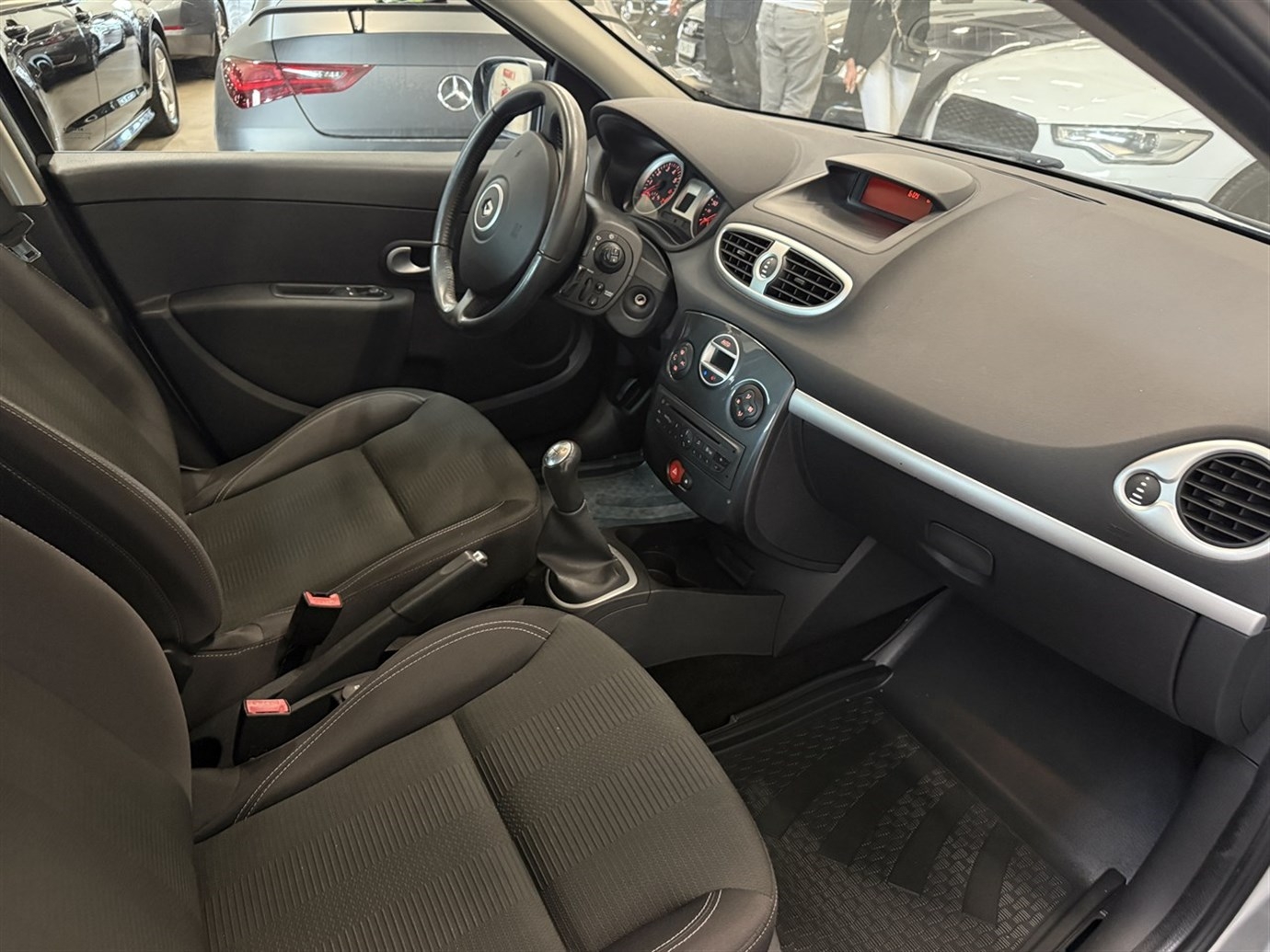 Renault Clio 2011, bild 7/10