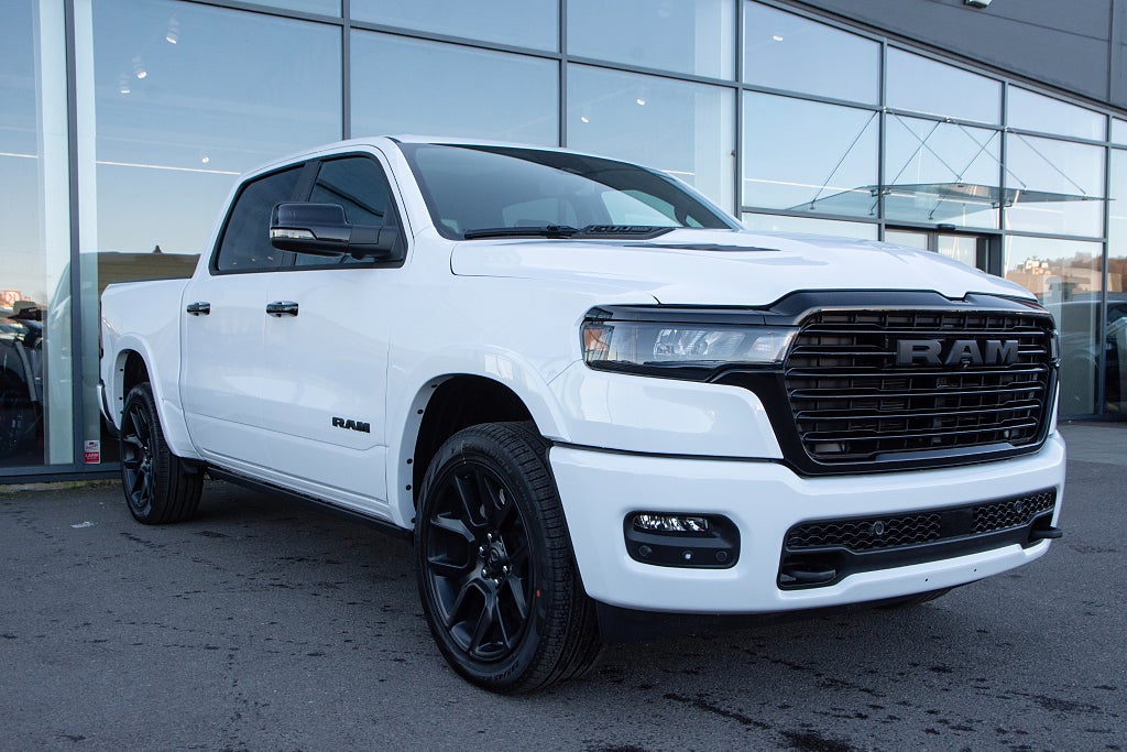 Dodge RAM 1500 Laramie Night Premium 426 hk E85 LÅG SKATT