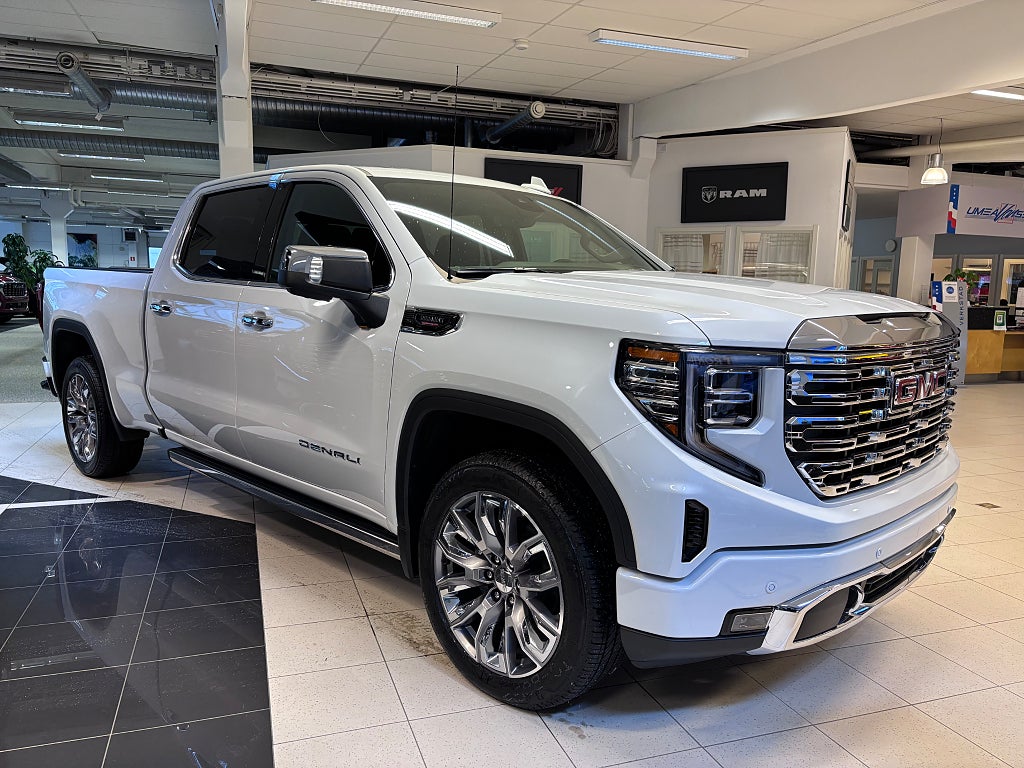 GMC Denali 2026 - miniatyr 3