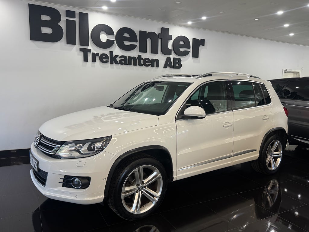 Volkswagen Tiguan 2.0TDI 4M R-LINE Sport & Style Panorama*LågaMil*DRAG