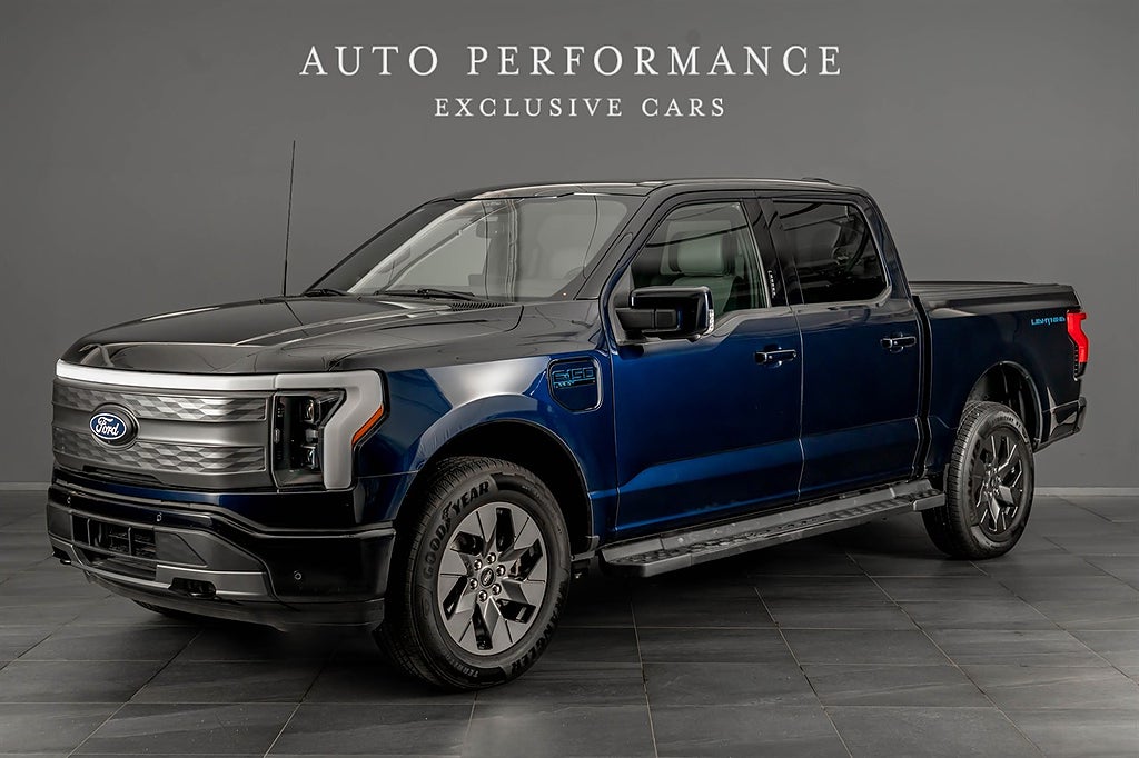 Ford F-150 Lightning Lariat Extended Range Dragkrok / Hemleverans /