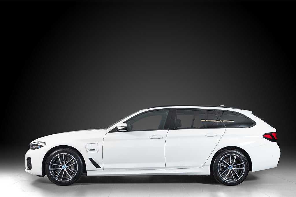 BMW 530e 2023 - miniatyr 3