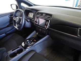 Halvkombi Nissan Leaf 11 av 22