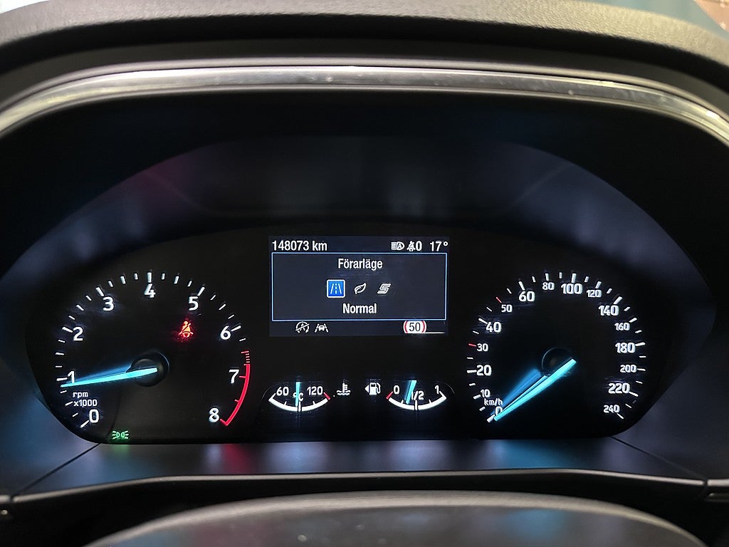 Ford Focus Kombi 1.0 EcoBoost Titanium Plus | HUD | VÄRMARE | DRAG