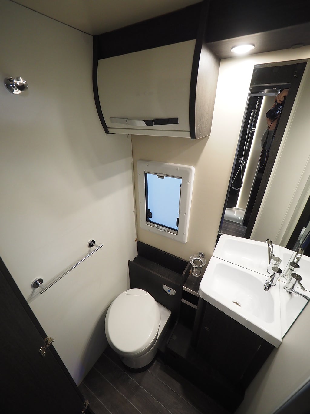 Ci Magis 65 XT AUT I 160hk I Queenbädd I Markis I Taksäng I 3500kg