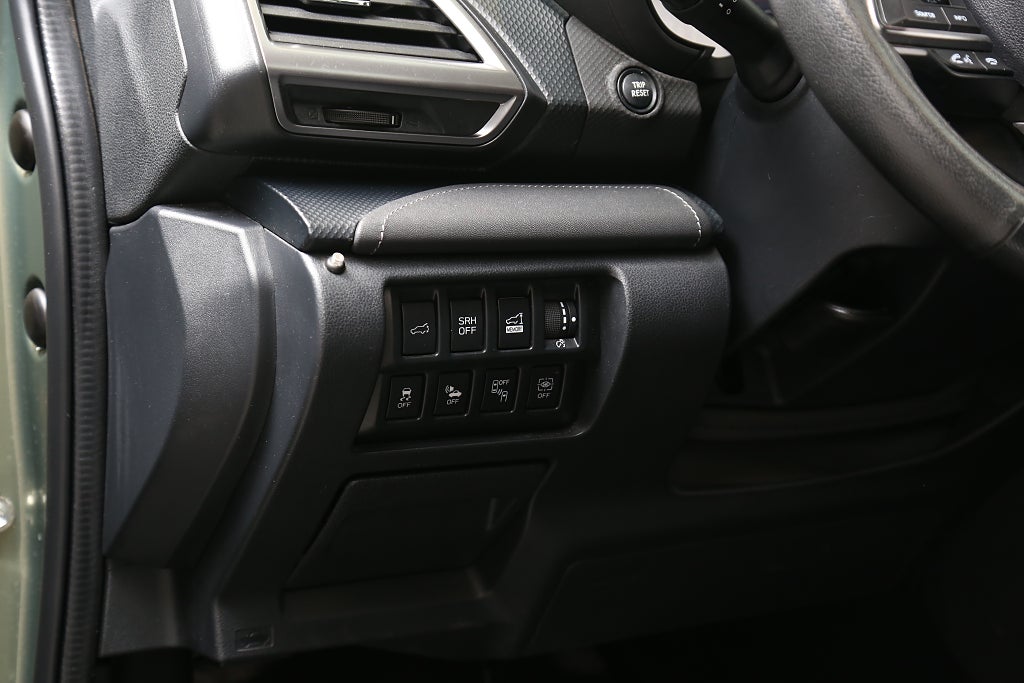 Subaru Forester 2,0i e-Boxer Summit AWD H/K Taklucka Skinn Dragkrok 2020