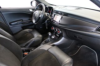 Halvkombi Alfa Romeo Giulietta 10 av 26