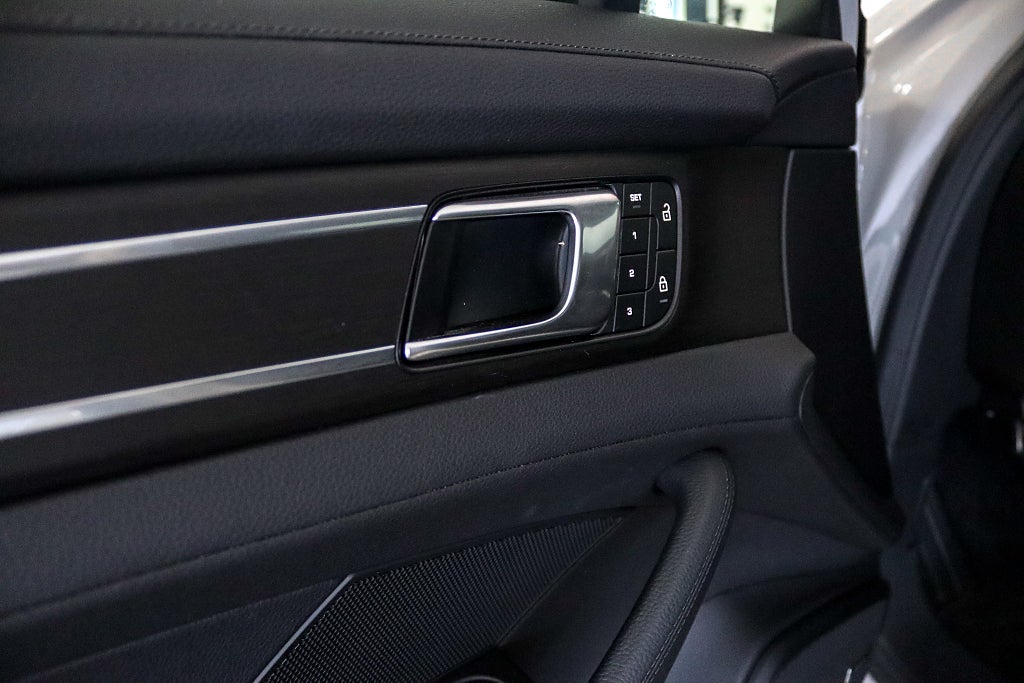 Porsche Panamera 4 E-Hybrid PDK Platinum Edition MOMS