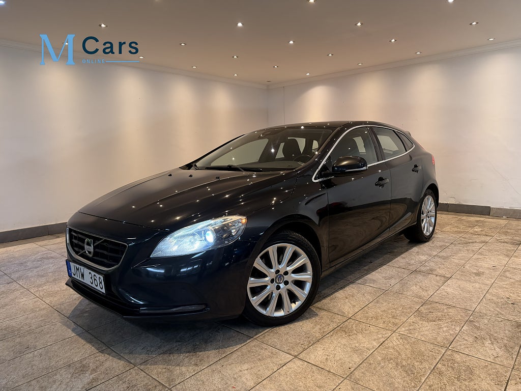 Volvo V40 D4 Automat, Momentum, B-kamera, M-Värmare, Kamrem bytt