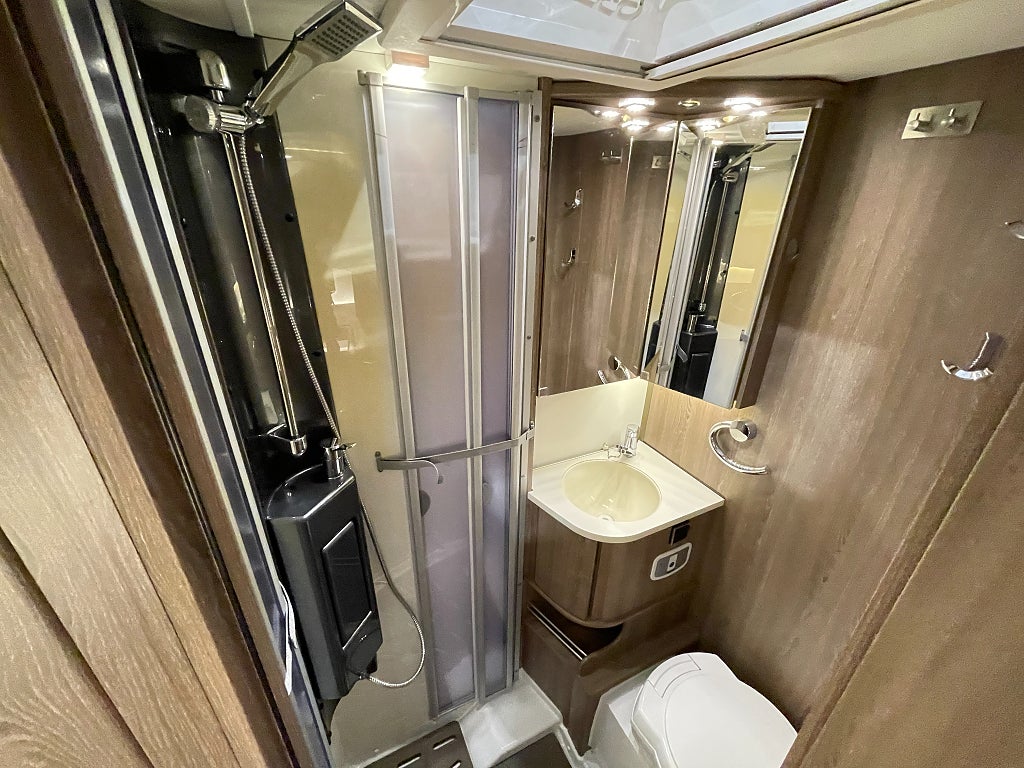 Kabe TMI 810 LGB / Hyd-Stöd/Aut180hk/Solcell/ALDE/Tandem  - Kabe