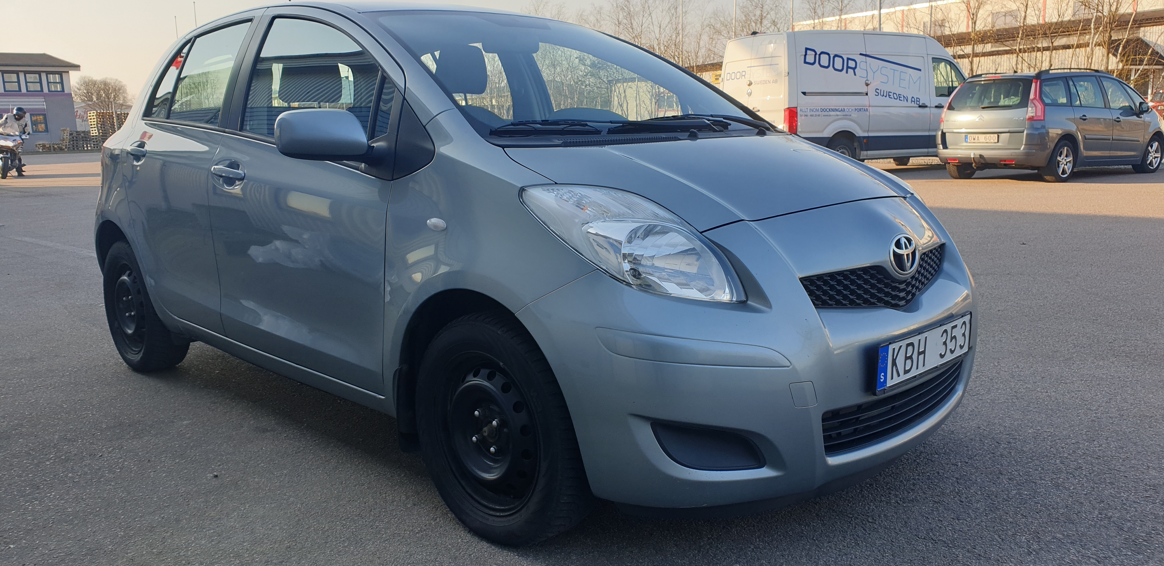 Toyota Yaris 2009, bild 2/34