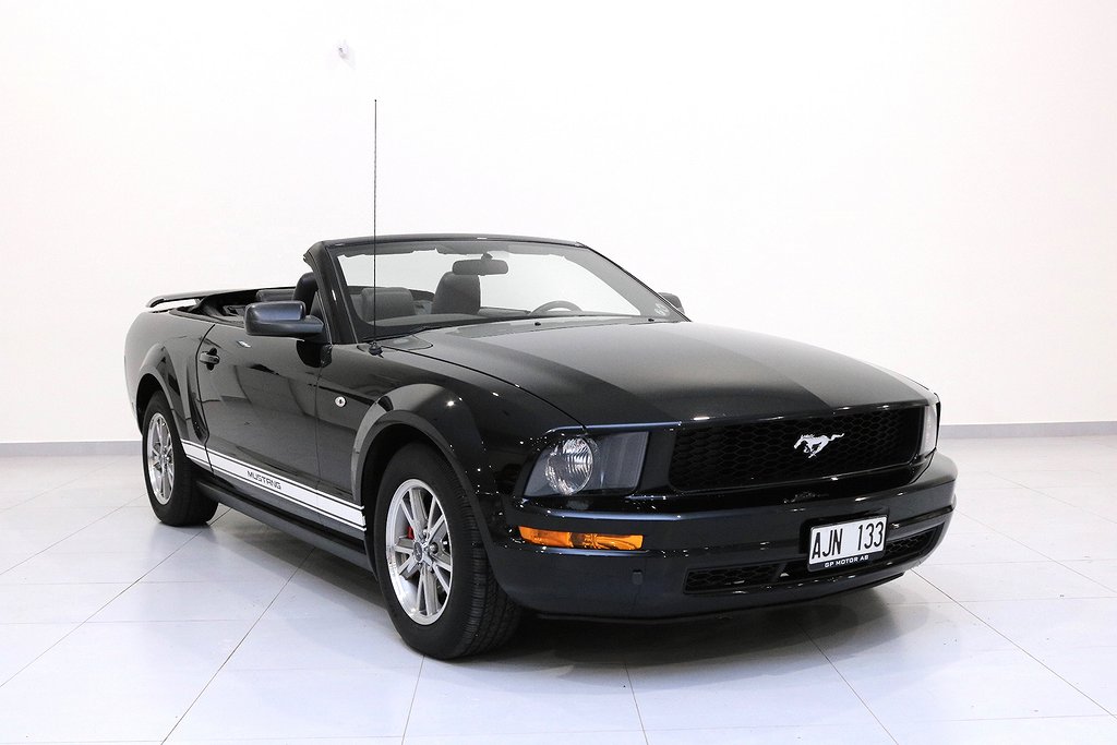 Ford Mustang V6 Convertible