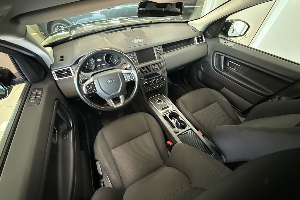 Land Rover Discovery Sport 2018 - miniatyr 8