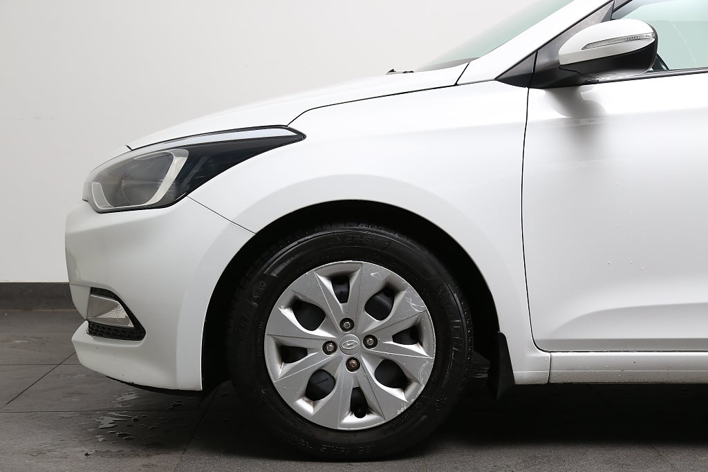 Hyundai i20 1,2 84hk Comfort 5D Rattvärmare | Bluetooth | 2018