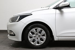 Halvkombi Hyundai i20 7 av 23