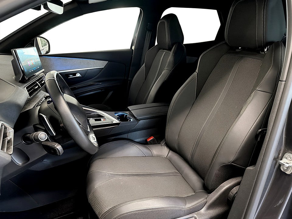 Bild på Peugeot 3008 GT 1.2 PT 130hk B-KAMERA CARPLAY