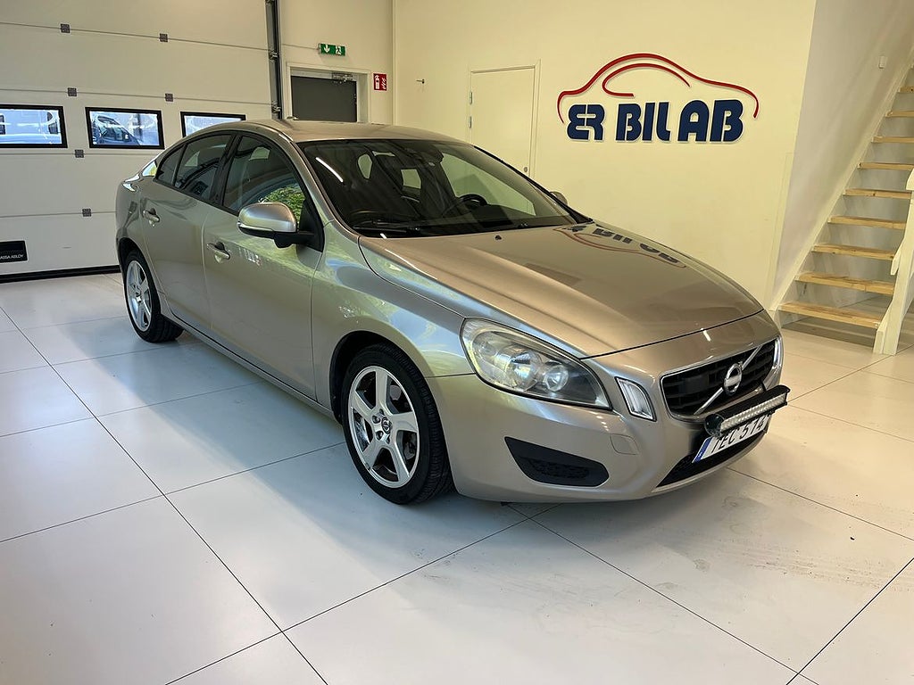 Volvo S60 Kamrem bytt, besiktigad
