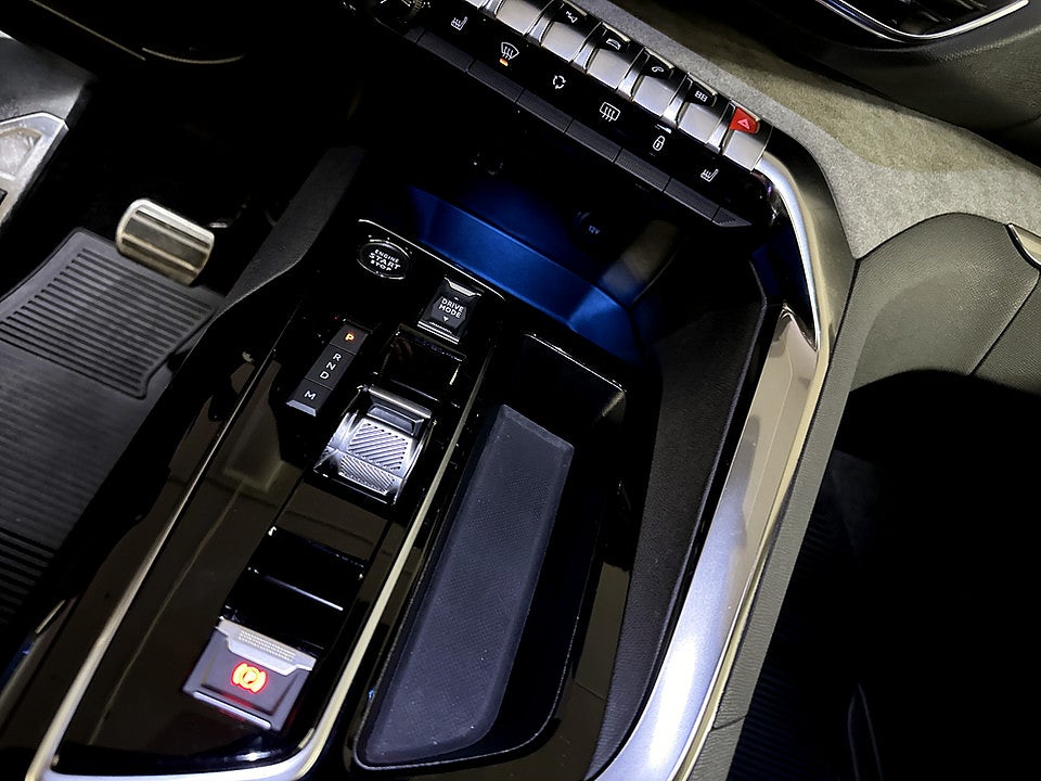 Bild på Peugeot 5008 GT 1.2 PT 130hk Aut 7-SITS B-KAMERA CARPLAY