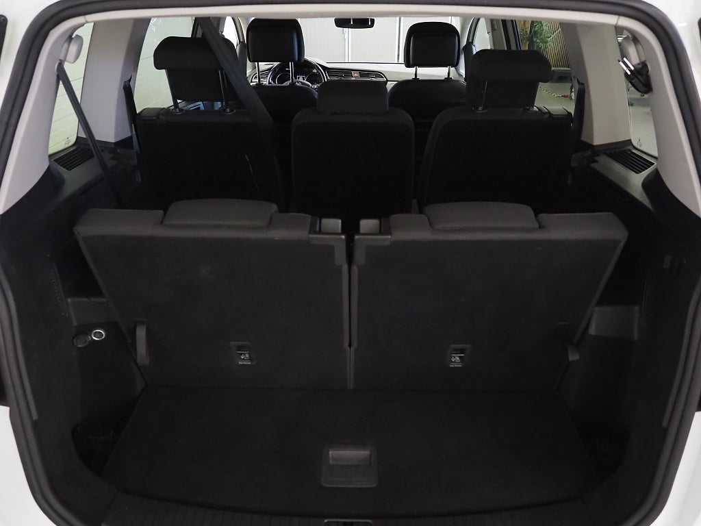 Volkswagen Touran 1.4 TSI 150hk DSG 7-sits | Drag | M&K